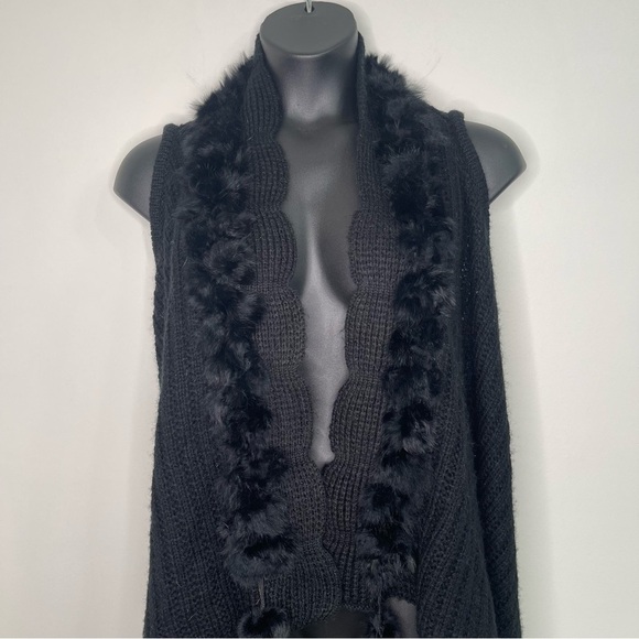 Adore Faux Fur Wool Asymmetrical vest in size Small - Picture 2 of 11